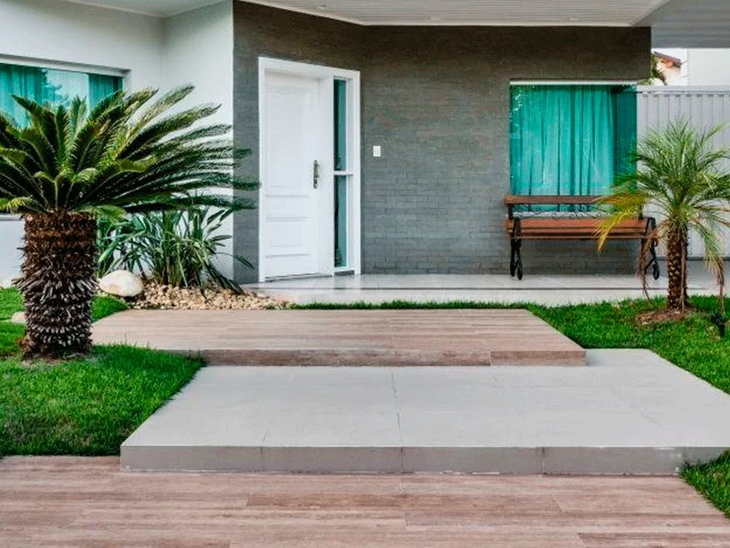 fachada com porcelanato amadeirado 