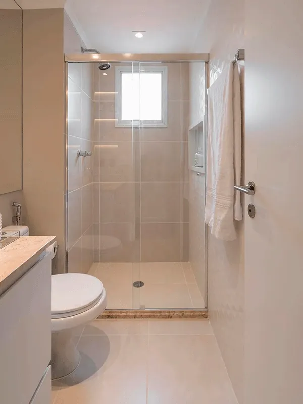 banheiro com porcelanato branco