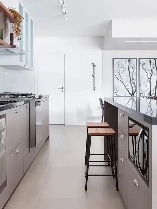 piso em harmonia com o projeto de designer de interiores 