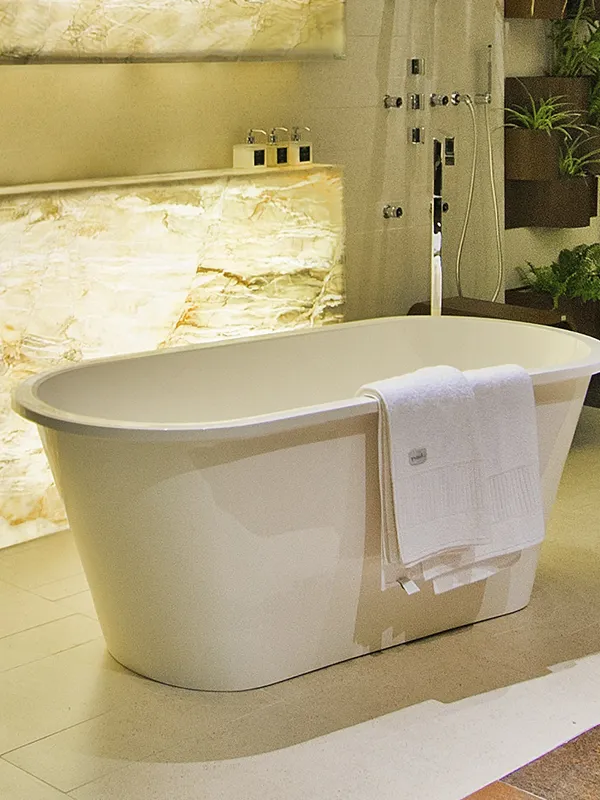 banheira de imersão solta no piso