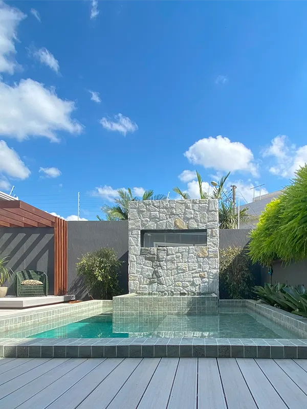 casa com piscina de alvenaria