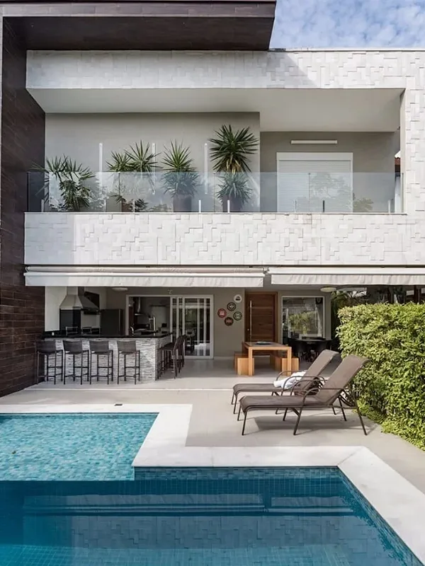 espaço incrível de piscina com integração com a área gourmet