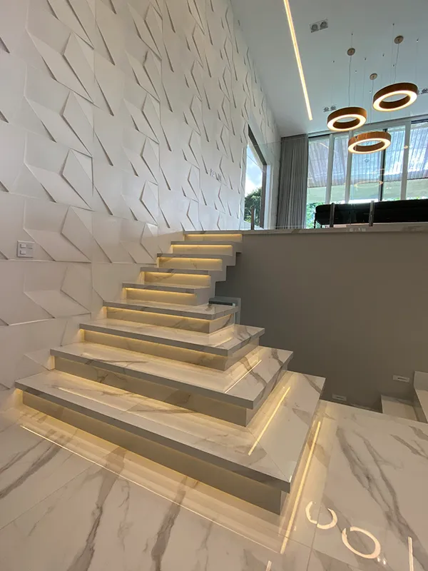 escada de porcelanato autocolante 