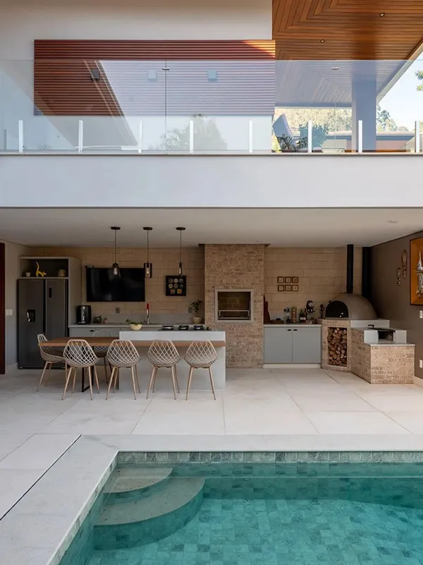 iluminação natural para ambientes abertos com pergolado de concreto branco
