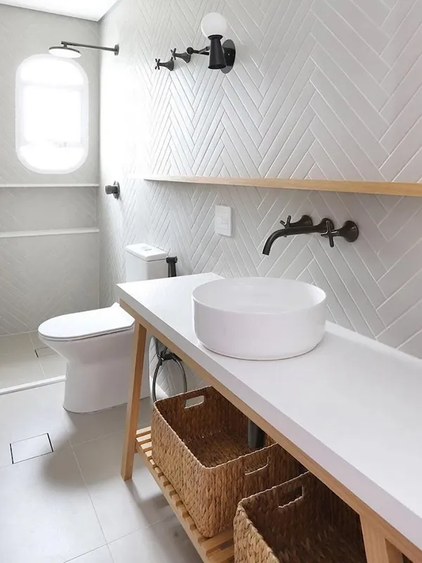 Porcelanato Cinza: Projetos com Elegância Contemporânea +60 Fotos para Inspirar 161 banheiros com tons mais neutros