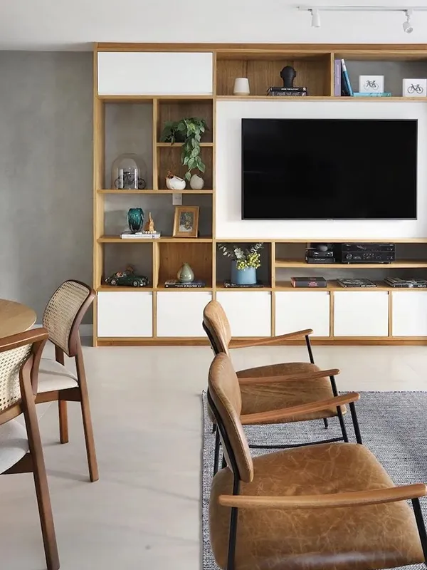 Porcelanato Cinza: Projetos com Elegância Contemporânea +60 Fotos para Inspirar 173 area versátil da sala de estar com TV