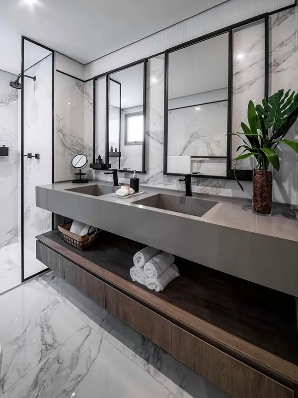 simples bancada de porcelanato cinza no banheiro 