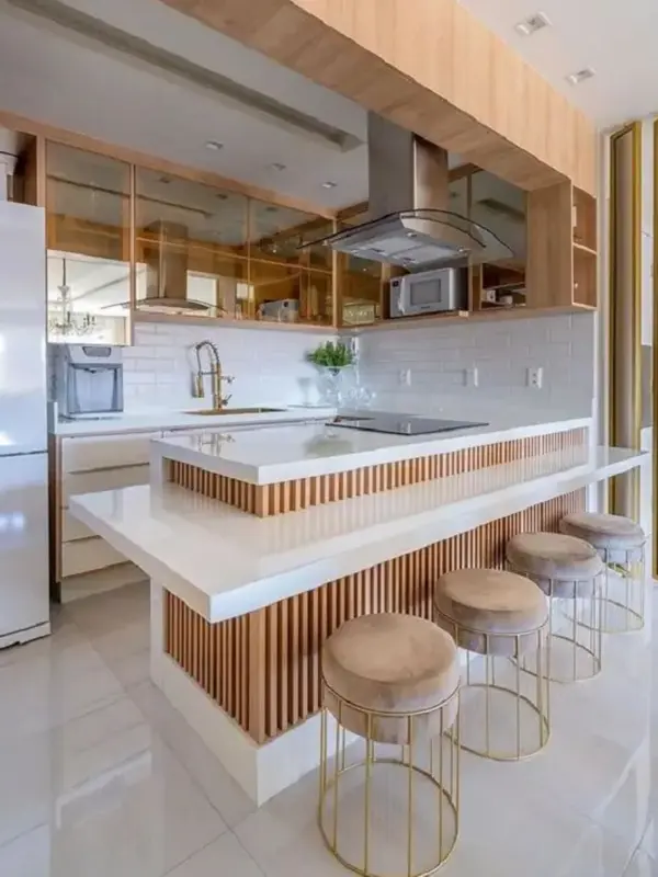 Porcelanato Ripado: O Segredo dos Espaços Elegantes! Preços, Dicas e Vantagens +23 Fotos 59 ripados para qualquer espaço, aplicado em baixo da bancada de porcelanato