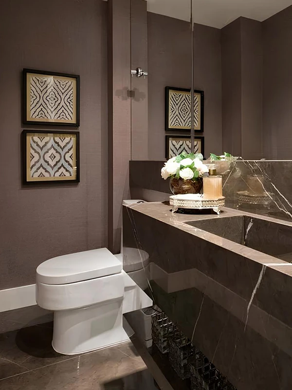 Banheiro de luxo com porcelanato