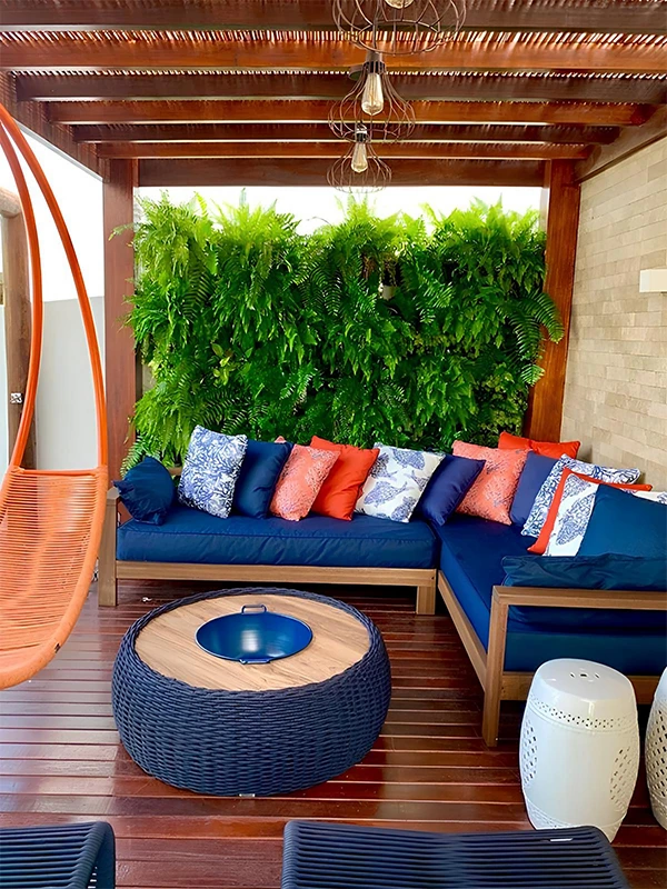 jardim vertical no pergolado com balanço