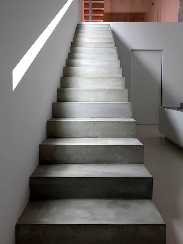 Explorando o Charme do Piso de Cimento Queimado: Dicas, Preços e Locais de Aplicação +40 Fotos 93 escada com piso de cimento queimado aplicado