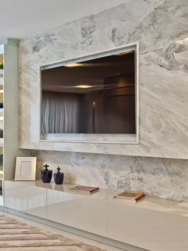 painel da tv com marmore branco marmorizado
