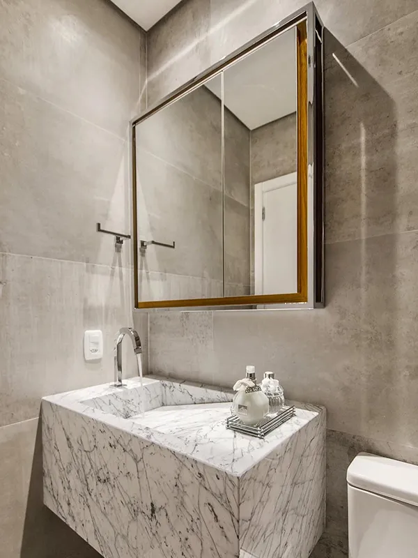 marmore branco deixa o ambiente com decoração delicada 