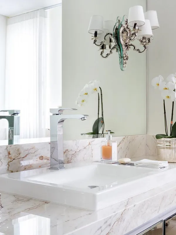 marmore com detalhes preto