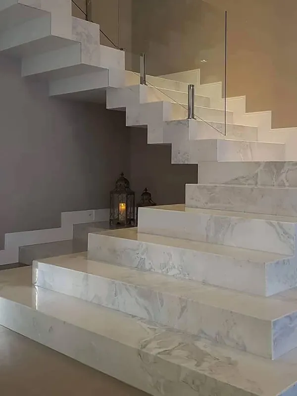 escada com marmore pigues