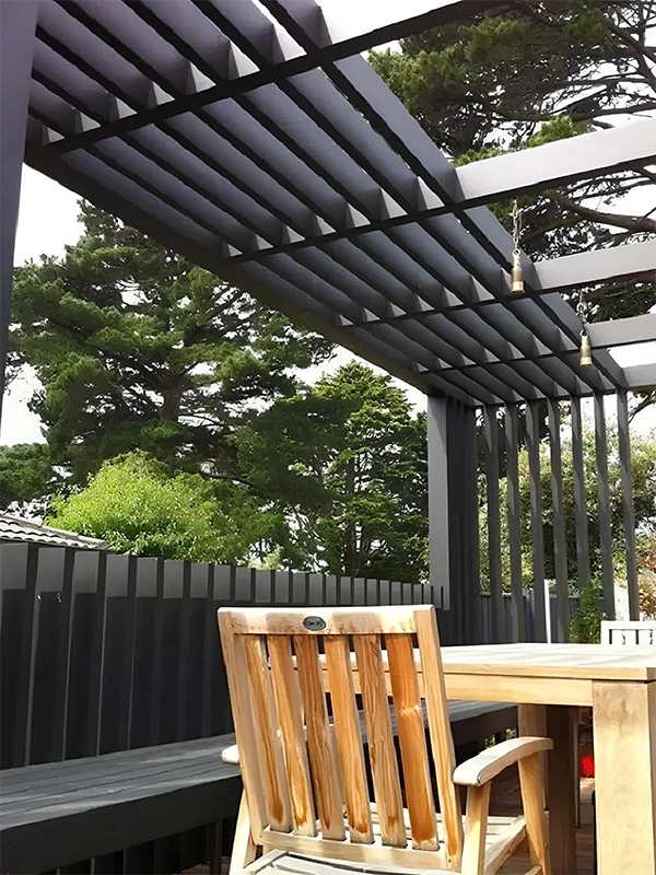 vigas designer de pergolado galvanizado pintado de preto
