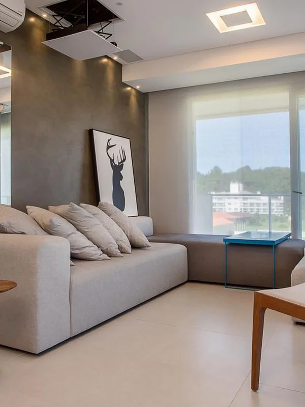 Explorando o Charme do Piso de Cimento Queimado: Dicas, Preços e Locais de Aplicação +40 Fotos 115 parede com cimento queimado aplicado naa sala de estar com sofa branco