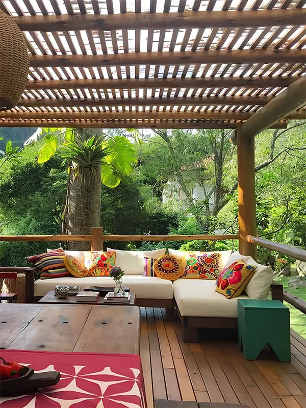 piso de deck de madeira para varanda rústica