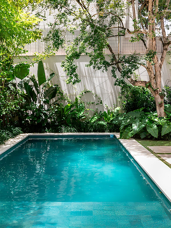 porcelanato para piscina com acabamento natural