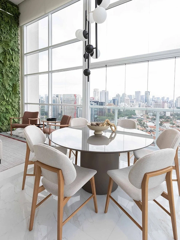 apartamento com porcelanato e jardim vertical