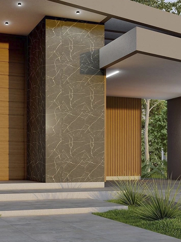 tons do porcelanato marmorizado e toque amadeirado na porta da fachada