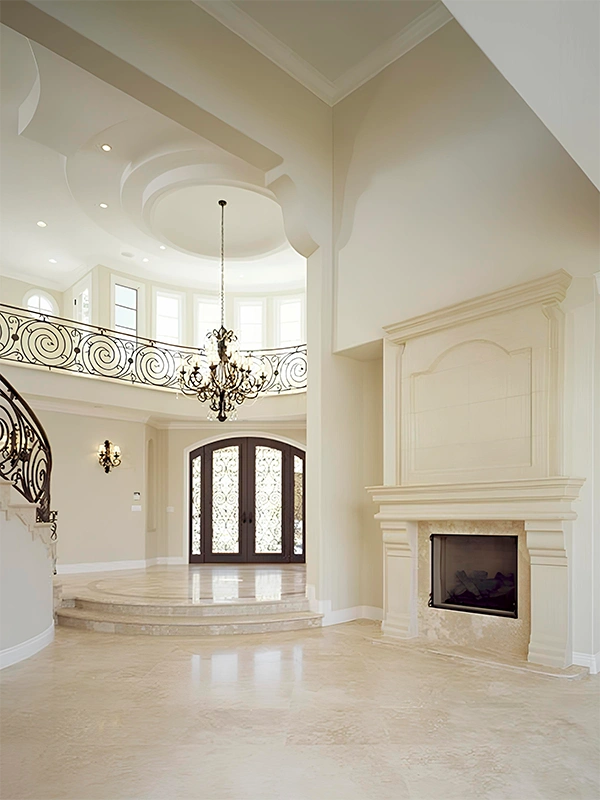 ambiente clássico com porcelanato travertino