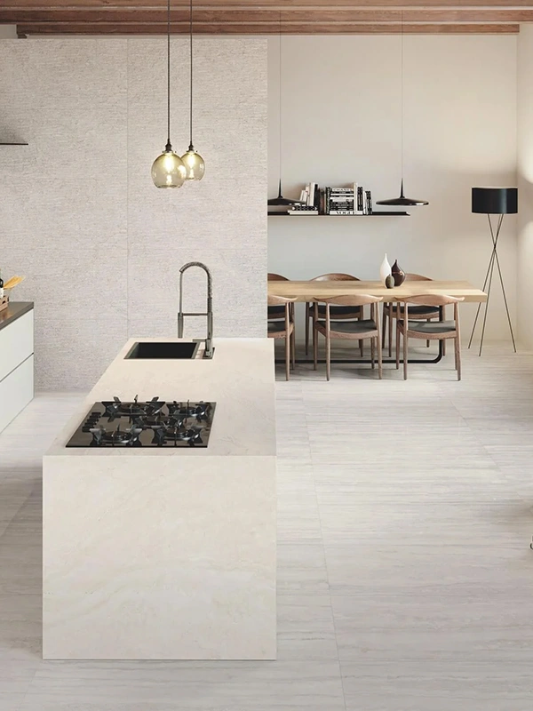 bancada, piso e parede com revestimento travertino