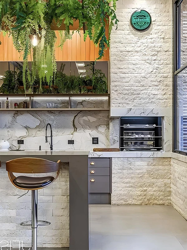 plantas trepadeira na decoração com revestimento para área gourmet