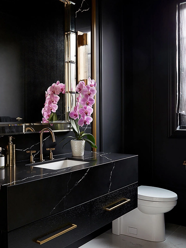 banheiro com cores neutras