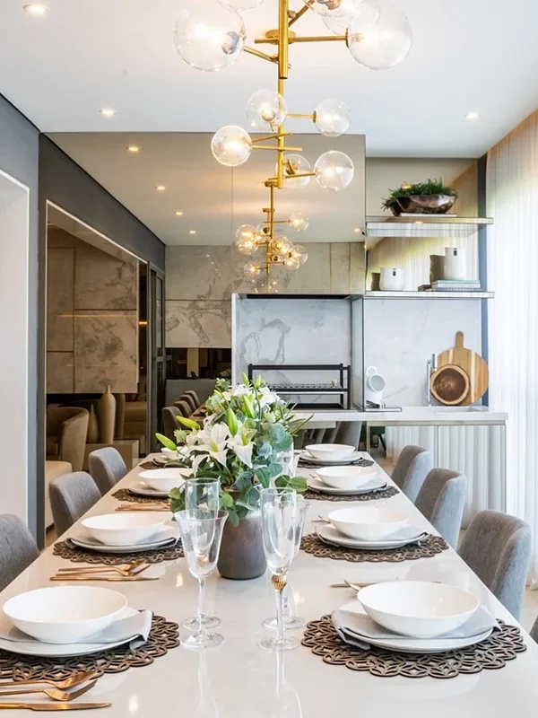 plantas em cima da mesa para complementar a decoração