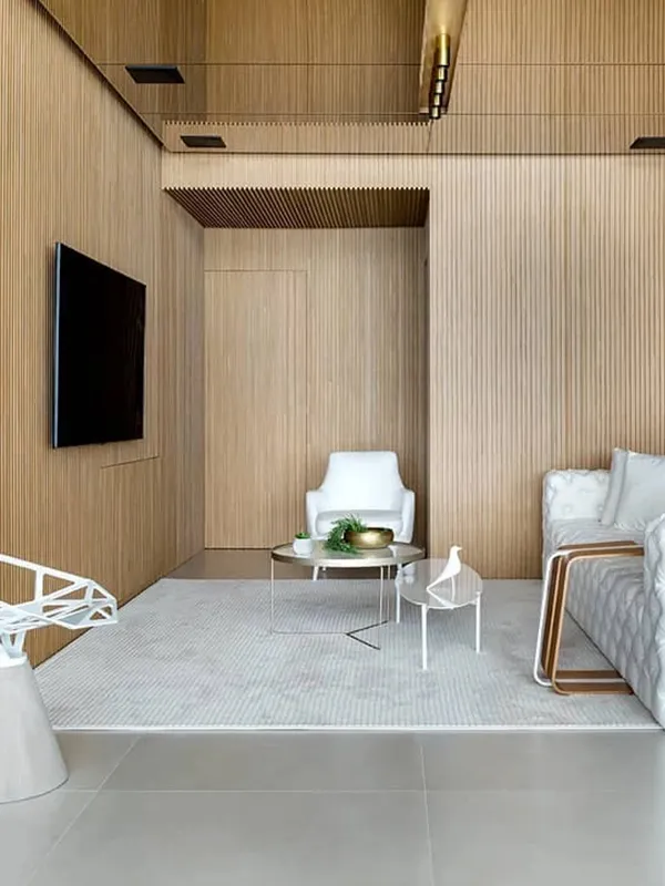 ceramica com painel ripado de madeira 