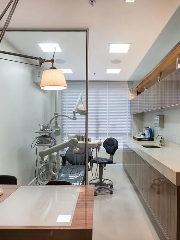 mostrando como esse tipode ceramica tem as bordas precisas 