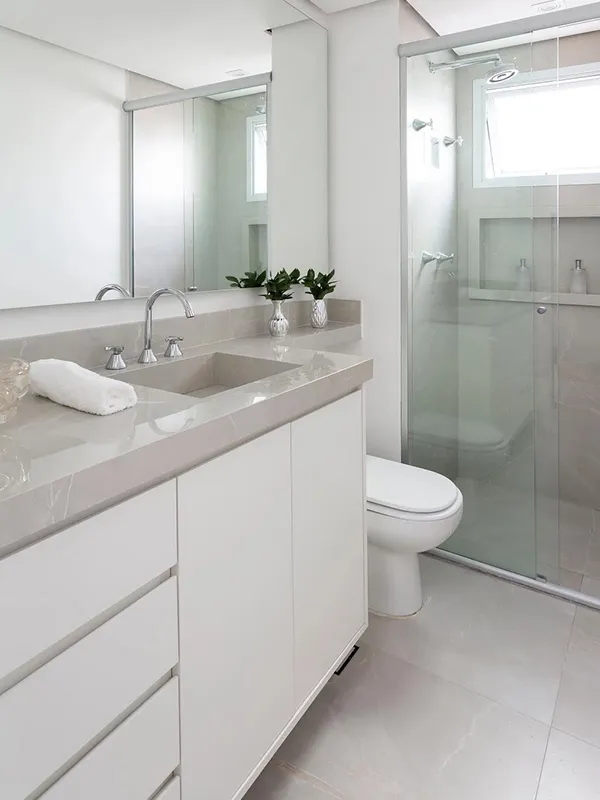 harmonizando banheiro com ceramica branca 