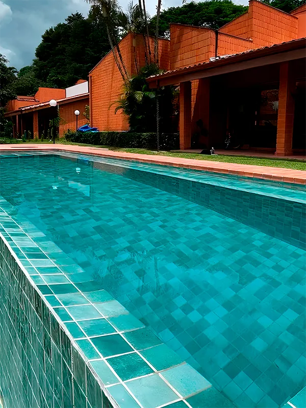 ceramica texturizada para piscina