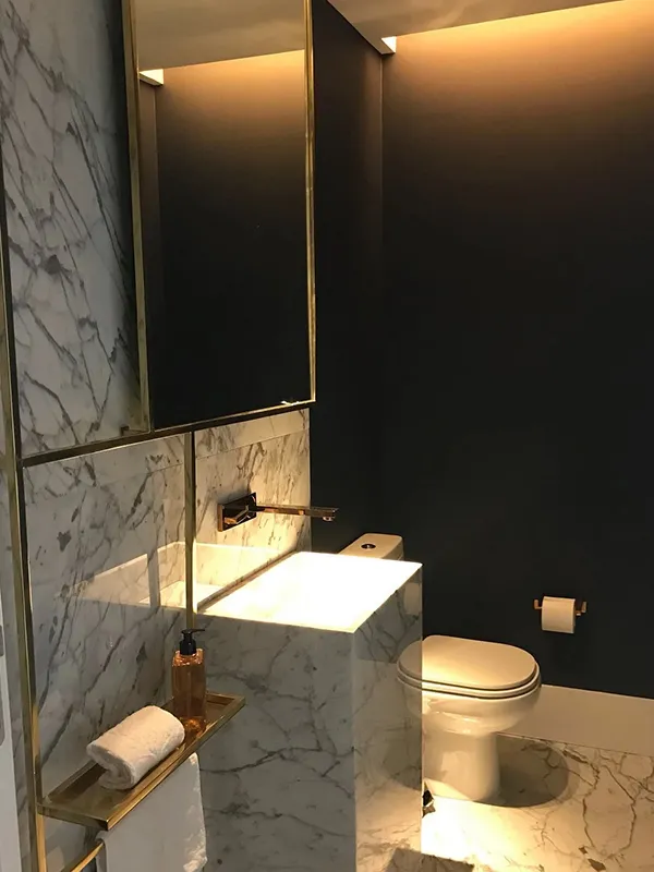 detalhes do marmore no banheiro