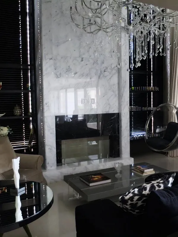 painel da sala com marmore