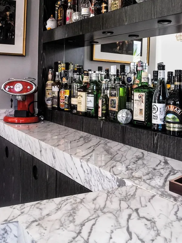 detalhes do barzinho com marmore