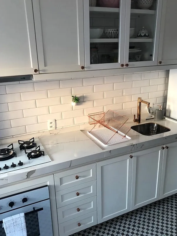 projeto sofisticado com pia da cozinha destacando o ambiente 