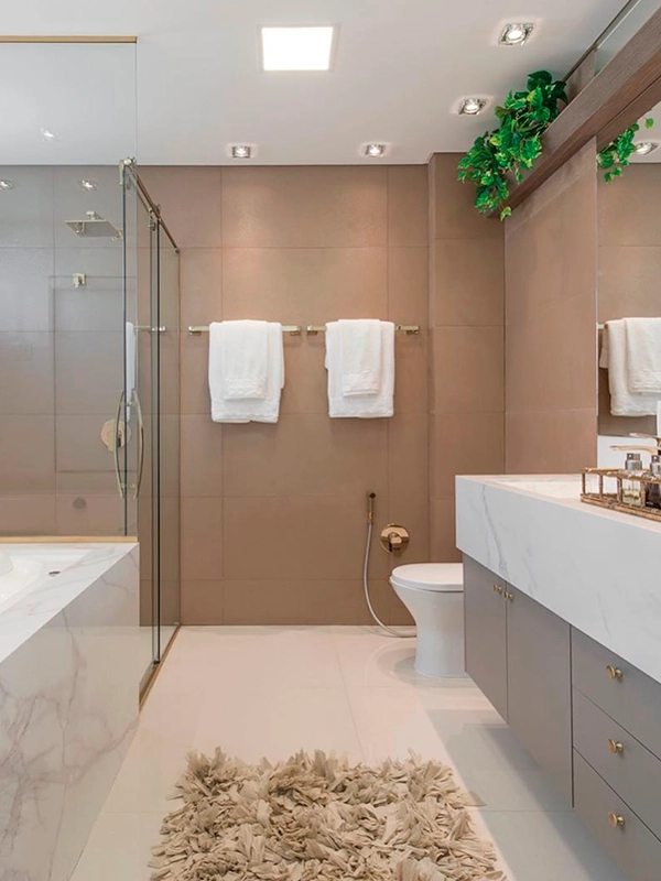 Piso de porcelanato bege aplicado no banheiro