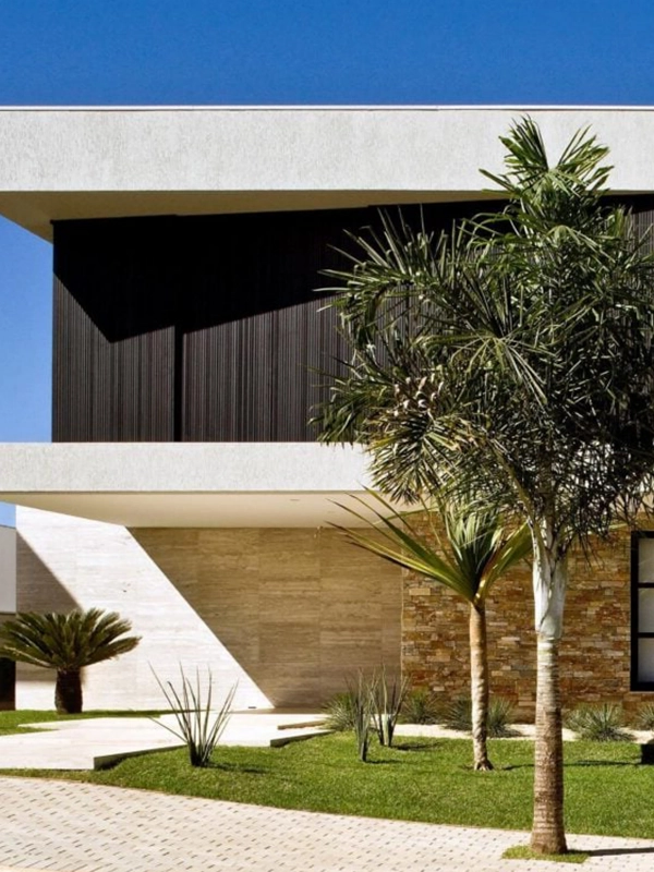 Detalhes do revestimento externo para fachada que fazem toda diferença, aplicado um painle ripado preto que destaca